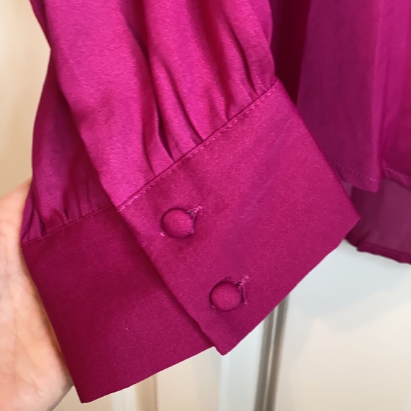 NWT Vici top with silky feel - Picture 4 of 4